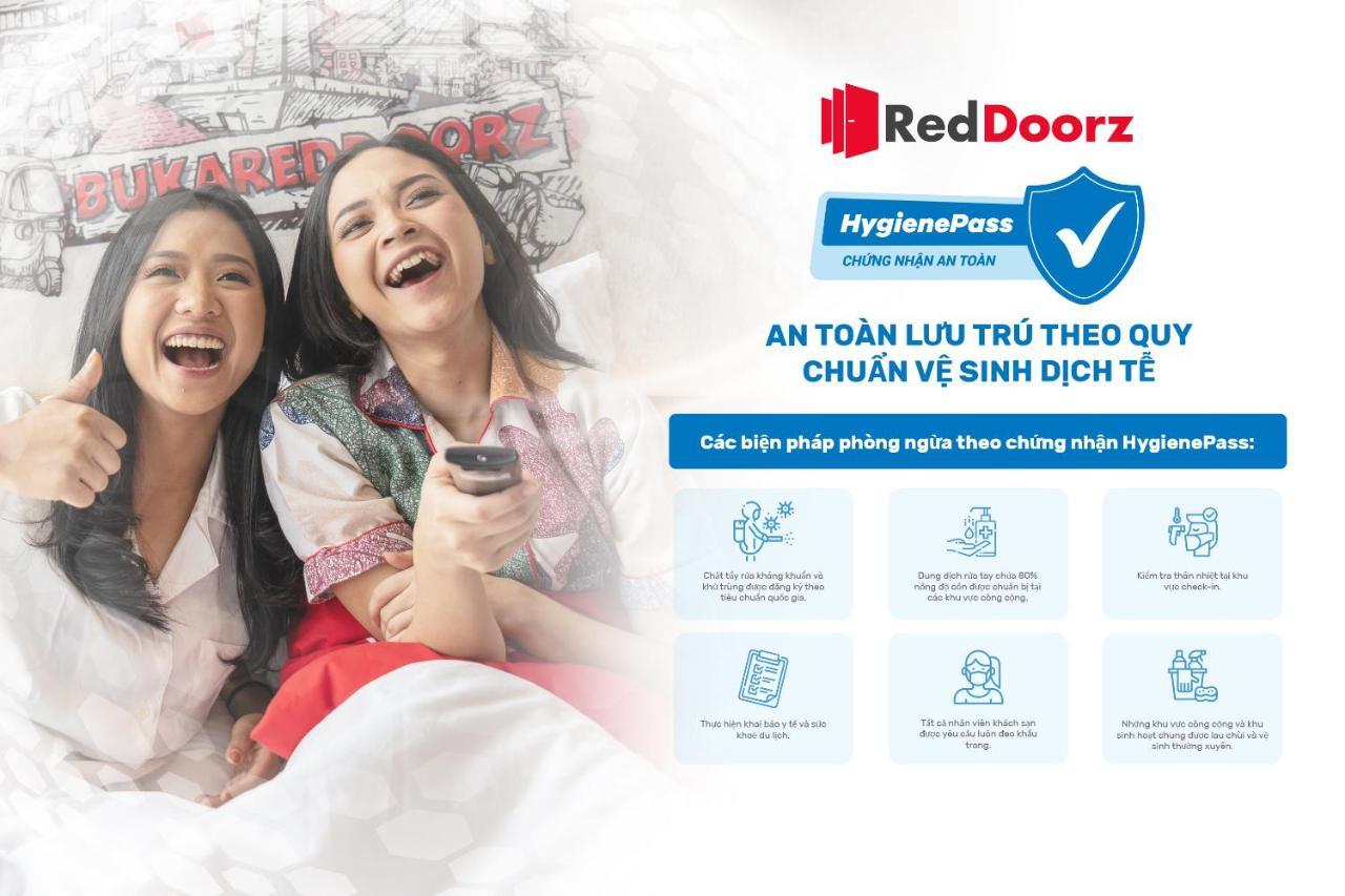 RedDoorz near ETown 4 Hotel Ho Chi Minh-stad Buitenkant foto