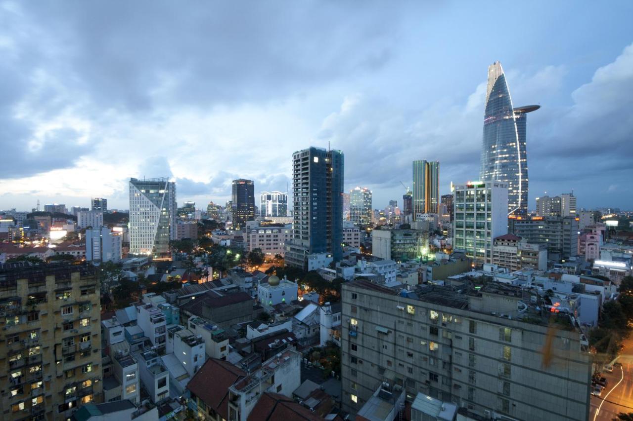 RedDoorz near ETown 4 Hotel Ho Chi Minh-stad Buitenkant foto